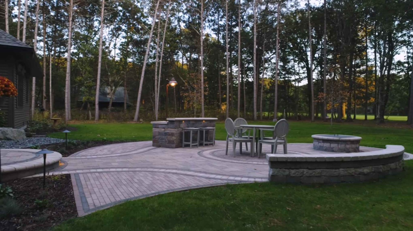 Outdoor landscape lighting for patios and entertaining areas